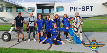 Van links naar rechts: Bryan Meijers, Rembert Groenman, Helen de Mik, Britt Mink, Jacqueline Zwarteveen, Frouwke Kuijpers, Ronald Overdijk en daaronder Sanne de Bonte en Kaylee Slag