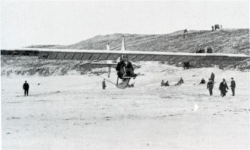 Landing J E van Tijen op 6 april 1930
