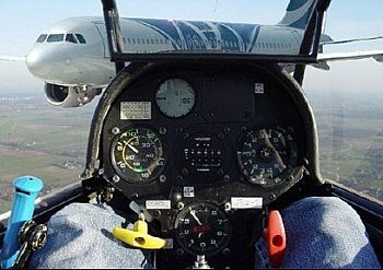 Enge foto mid air